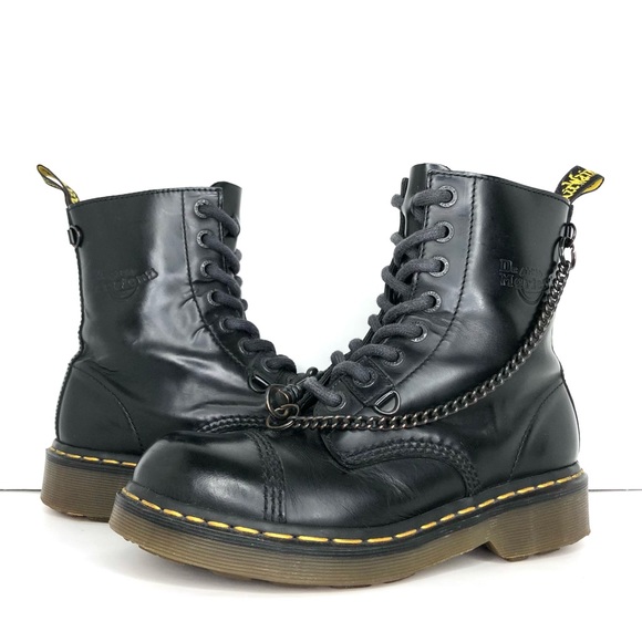 Dr. Martens Shoes - Vintage Dr Martens England Capped Toe and Link Chain 2A47 Lace Up Ankle Boots 7
